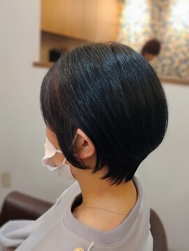 フリージア(freesia) 30代40代50代/ショートボブ/大人ショート