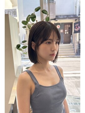 トレ(tre.) 暗髪シースルーバング切りっぱなしボブ