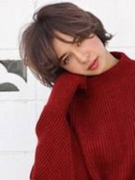 リラ(riLLA) 大人かわいい小顔ショートボブ