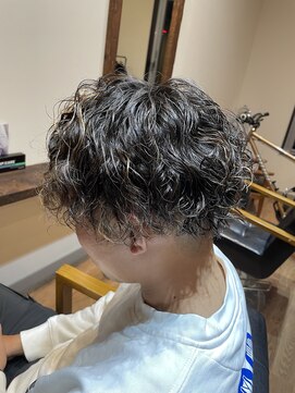 チルアウト(CHILL OUT) スパイラルパーマ