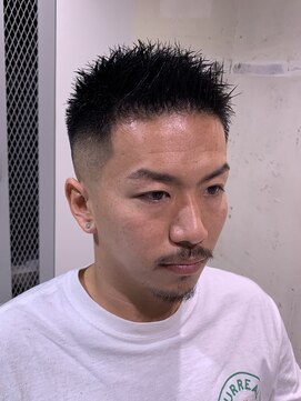 フランクスバーバーザスタンド(Frank’s barber the stand) スペインカール/スパイキーショート/フェザーパーマ/飯田橋トF