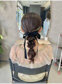 《FRAMEcentral》タイトヘアアレンジ