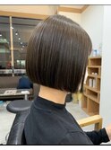 髪質改善ツヤ髪 切りっぱなしショートレイヤーボブ 暗髪ブラウン