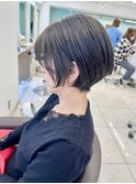くせ毛さんでも大丈夫!トップ長めのショートボブ