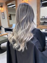 サニー 渋谷(SUNNY)&nbsp;バレイヤージュ、ハイライト、レイヤーロング、グレーベージュ