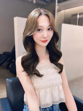 ラボ バイ アンキシム(Labo by AHNKISM) 韓国レイヤーカットミディアムストレートベージュ堀江