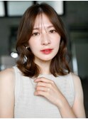 薄めバングが可愛いゆるふわミディ
