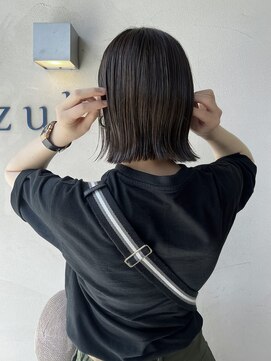 シズク(sizuk) ボブ×カーキベージュ