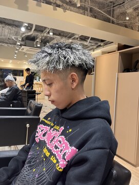 ルースト 渋谷店(ROOST) MEN’S HAIR/波巻ツイストスパイラル/フェザーパーマ/眉毛/渋谷