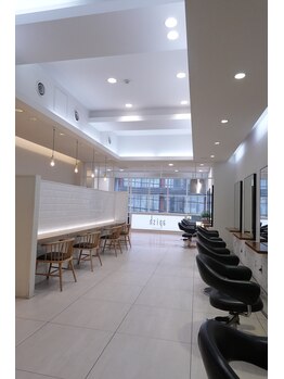 パーマ落としラボ アピッシュ 青山(apish)の写真/KAMI CHARISMA 5年連続受賞スタイリスト在籍!パーマ落とし/お直しの専門店”パーマ落としラボ apish”*