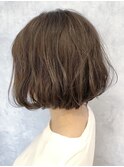動きも出せるボブスタイル