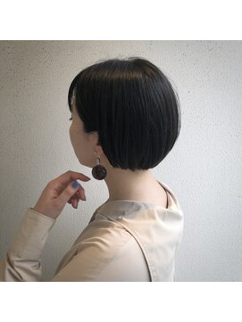 サンクチュアリー ウィズ コネクト(Sanctuary with connect) 大人女子のミニボブ×黒髪