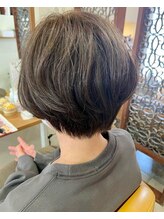 ヘアーリーフ(Hair Leafy) ショートボブ/ショートヘア/グレーベージュ/丸みショートボブ