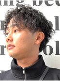 センターパートツイストスパイラルパーマ刈り上げメンズパーマ