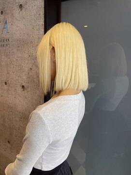 ジーナ(xena) 《XENA/YURI68》抜きっぱなし/ブロンド/ハイトーンボブ