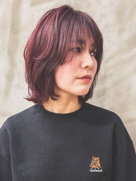 ニイ(nii.) 20代30代/大人可愛いミディアム/レイヤー/レッドカラー/赤髪