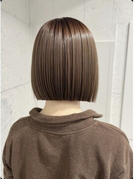 ドアーズ(Door's) 30代40代ショート白髪染めグレイカラーボブ艶栄名駅伏見丸の内