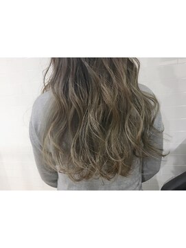 ローレル(Laurel) Laurel心斎橋◯yuki◯グラデーションカラー◯