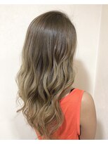 ヴィダ クリエイティブ ヘアーサロン(Vida creative hair salon) ハイトーンオリーブアッシュ