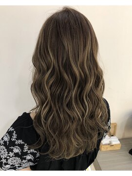 ユーフォリア 新宿通り(Euphoria) ◆ハイライトカラー/シアーカラー/ミディ/カール【ハイライト】