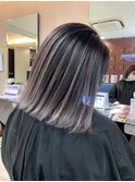 バレイヤージュホワイトグレー切りっぱなしボブ2153