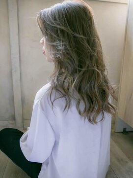 ルティア(Lutia) 大人気！オリーブベージュカラー