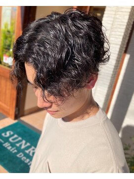 ヘアーデザイン サンライズ(Hair Design SUNRISE) 波パーマ/ツーブロック/刈り上げ/センターパート