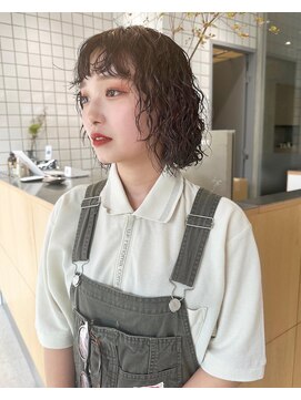 ホロ(hollo) ボブくるくるパーマ