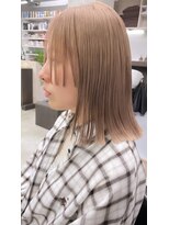 ヴァーディ オモテサンドウ(Vardy omotesando)&nbsp;表参道ケアブリーチ・ホワイトベージュ・ハイトーンボブ・ブリチ