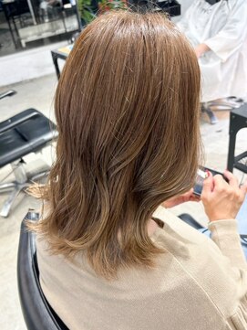 ピボット 北千住(PIVOT) 白髪ぼかしハイライト