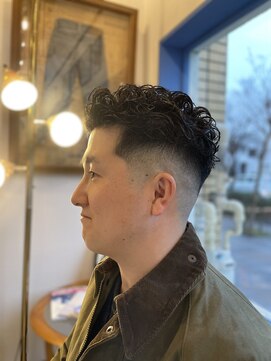 フォーコーナーズカットショップフェイビーズ 名古屋西(FourCornersCutShop favey's) middle fade×perm