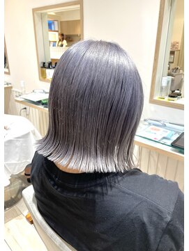 アコバイネオリーブ(aco by Neolive) グレーカラー/シルバーカラー/ハイトーン/ボブ