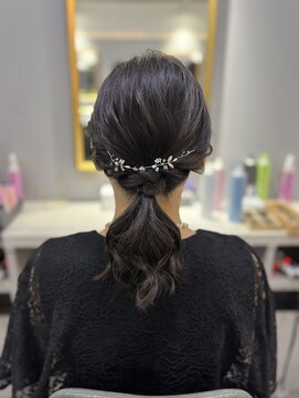 ヘアアレンジメント ボガスティーズ 川崎店(Hair arrangement Vogusty's) 下めのポニーテール