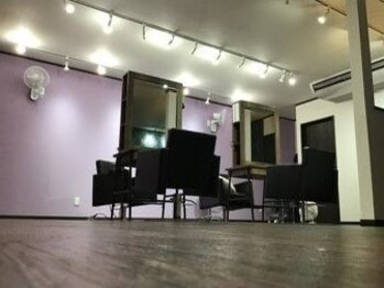 ガーベル(Gerber)の写真/ゆったりとした席配置と穏やかな時間。マンツーマンで向き合う、あなただけの特別なプライベート空間。