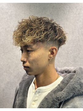 フジヤマバーバーショップ エビス(FUJIYAMA BARBER SHOP ebisu) フェード×ツイストスパイ