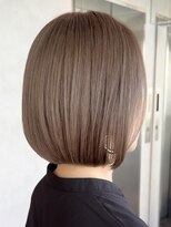 ソワネ 表参道(soigne)&nbsp;表参道白髪ぼかしウルフショートボブベージュアッシュグレージュ