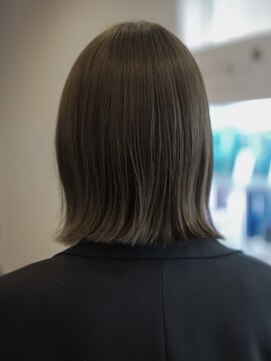 カルム(calme) 【吉富】切りっぱなしボブ×オリーブグレージュ