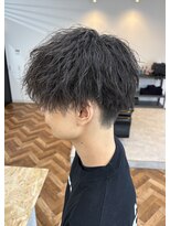 シーイー(C.E)&nbsp;刈り上げマッシュ×ソフトツイスト