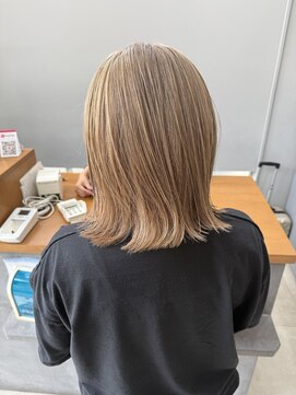 エマピボット 中川本店(EMA PIVOT) ワンブリーチで出来るミルクティーカラー♪