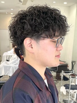 マグカーネバイフィフス オカヤ(Mag KANE by fifth okaya) 岡谷波巻きパーマツイストスパイラルパーマシャドウパーマ30代