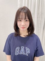 ウタ(uta) 柔らかく動く大人可愛いミディアムレイヤー