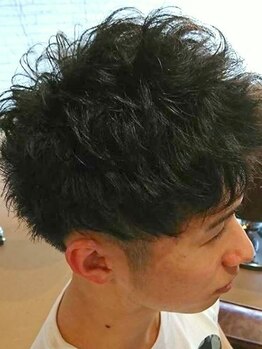 バレッタ(Hair salon Valletta)の写真/【リピーター多数】学生からビジネスマンまで幅広い層から多くの支持を得る大人気サロン☆炭酸シャワーも！