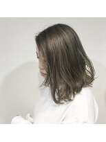 コマド(Comado)&nbsp;透明感◎外ハネロブ♪ダブルカラー