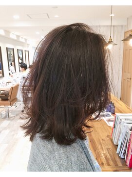 ナルム(naluM) 外ハネレイヤーくびれロブ