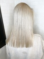アルマヘア(Alma hair) ペールホワイト