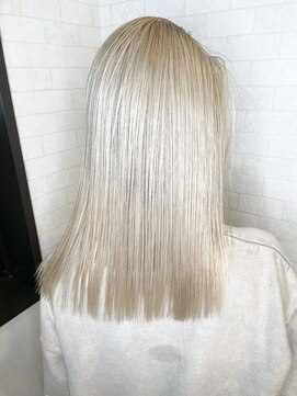 アルマヘア(Alma hair) ペールホワイト