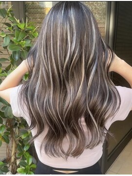 ヨロ 小岩(YOLO) ハイライトカラーミルクティーベージュケアブリーチダブルカラー