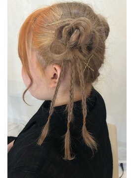 フェイブ(Fave) ツインおだんご×三つ編み