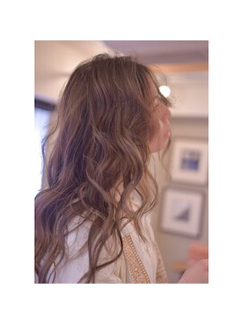 ダラ(DARA) 【バレイヤージュ】アッシュベージュ×ビーチウェーブ