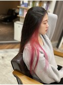 インナーカラーのサラ艶ロングスタイル